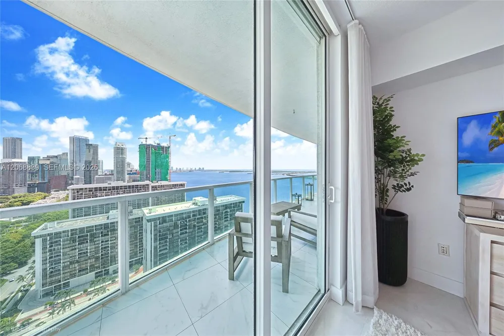 2101 Brickell Ave #3202 Miami, FL 33129