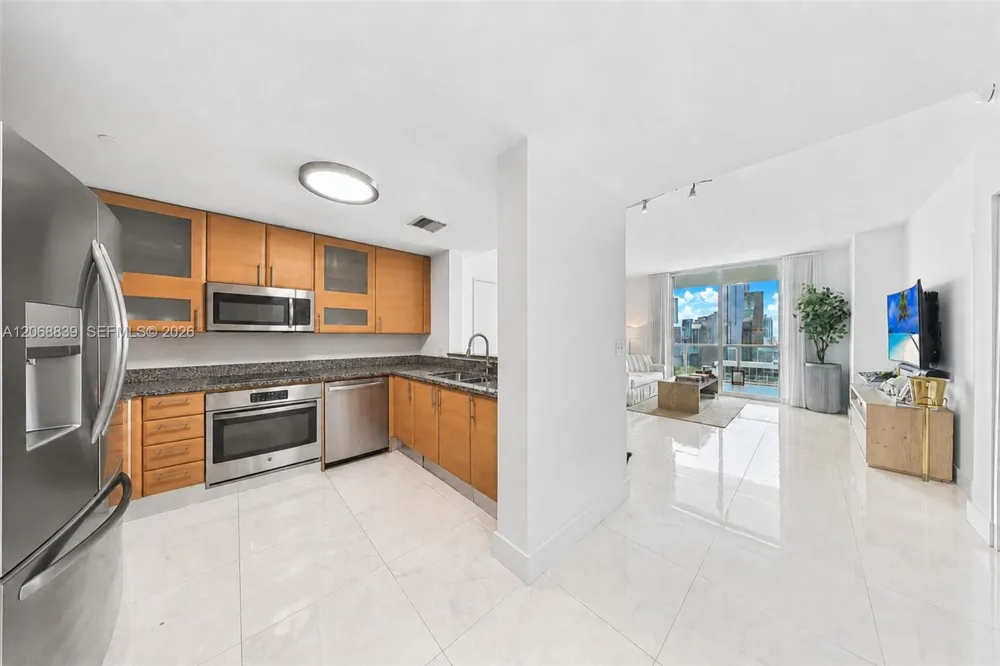 2101 Brickell Ave #3202 Miami, FL 33129