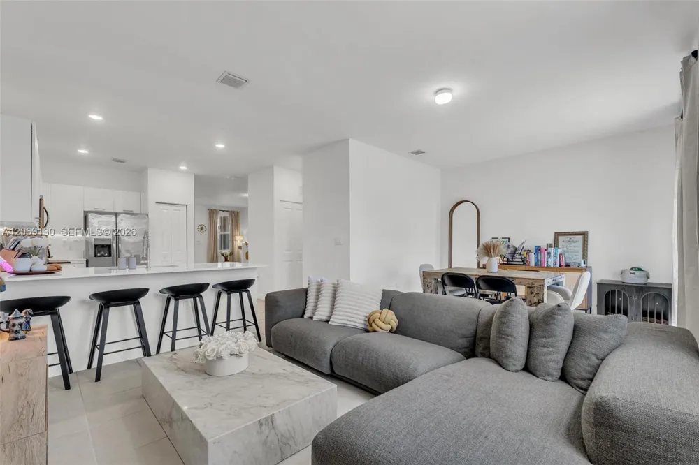 12613 NW 23rd Pl Miami, FL 33167