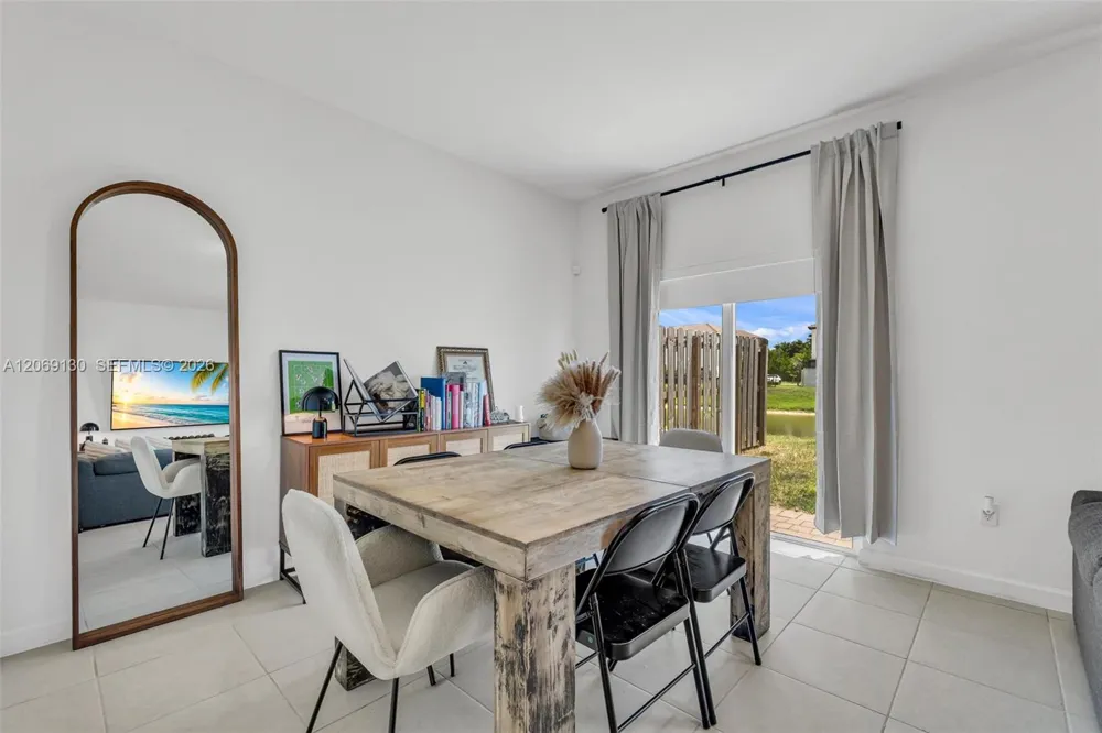 12613 NW 23rd Pl Miami, FL 33167