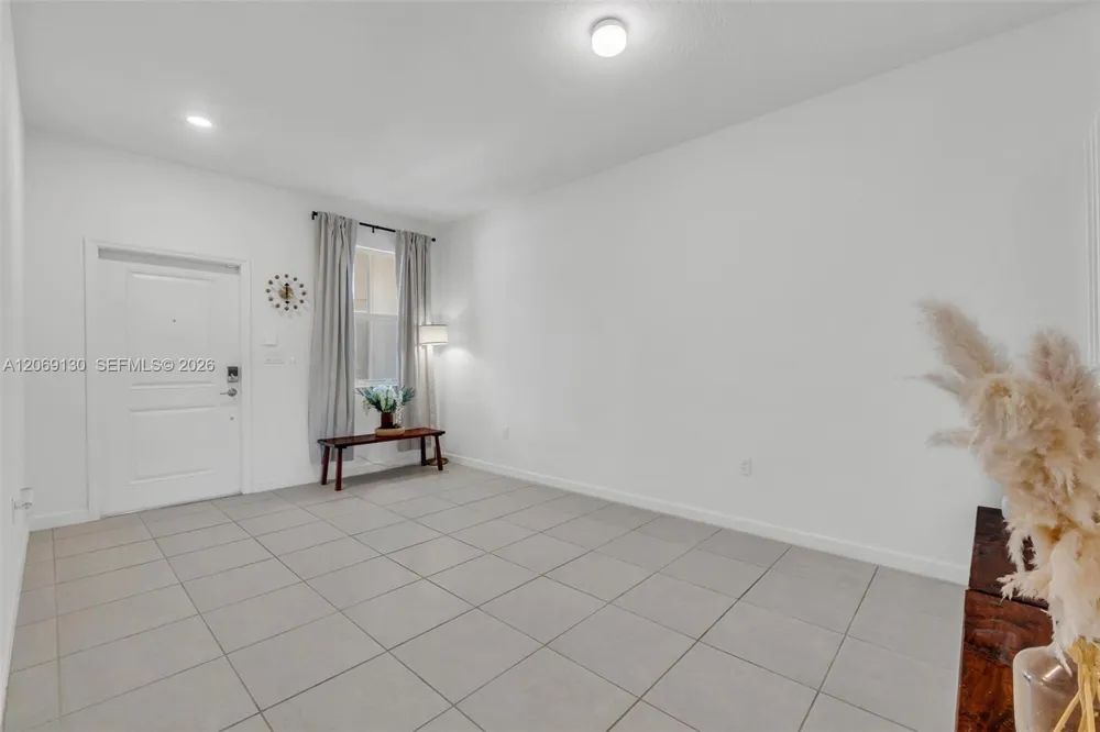12613 NW 23rd Pl Miami, FL 33167