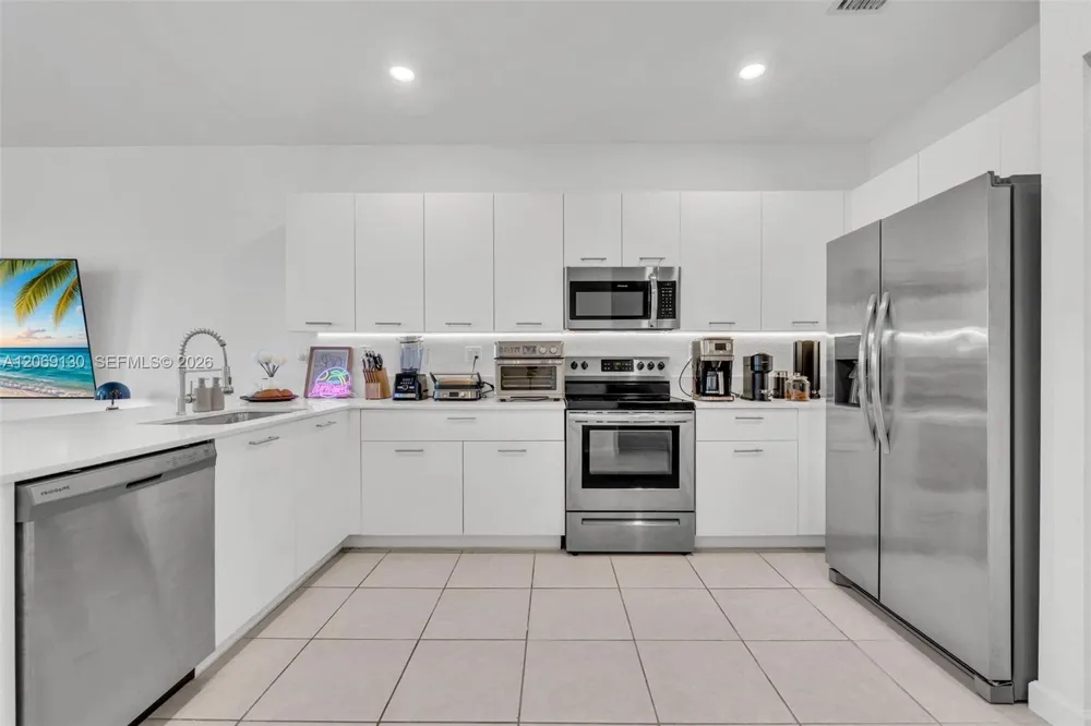 12613 NW 23rd Pl Miami, FL 33167
