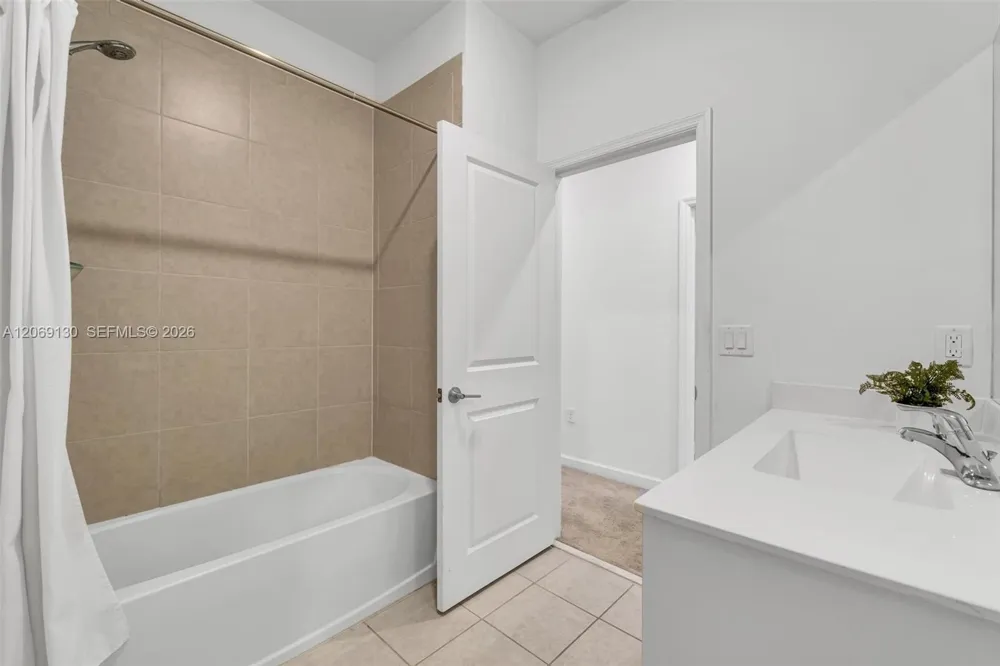 12613 NW 23rd Pl Miami, FL 33167
