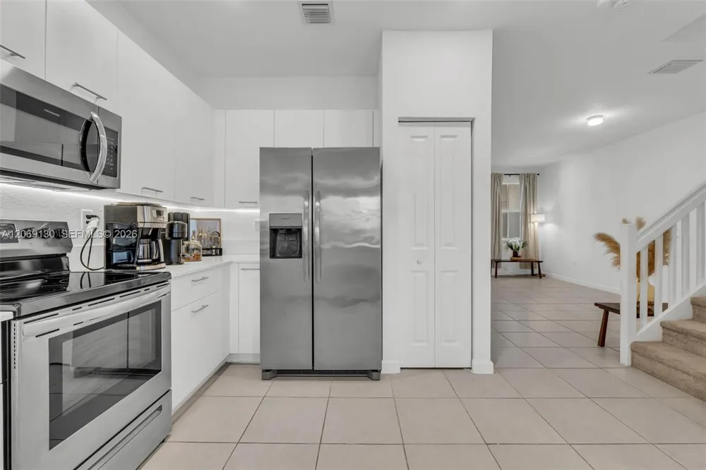 12613 NW 23rd Pl Miami, FL 33167