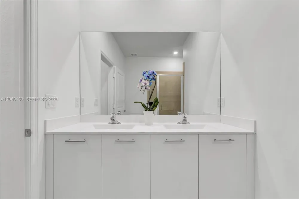 12613 NW 23rd Pl Miami, FL 33167