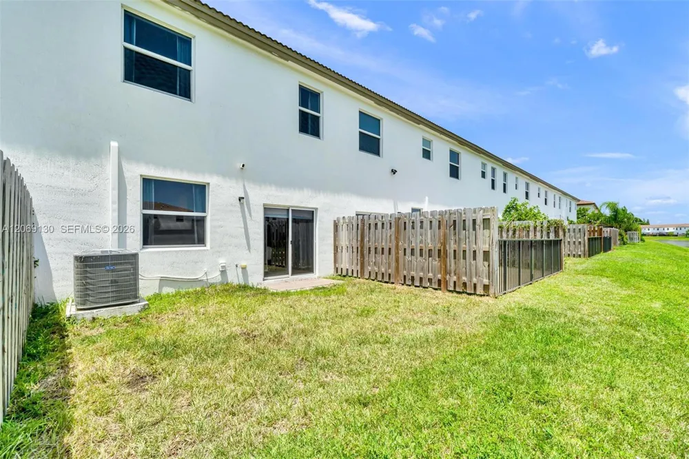 12613 NW 23rd Pl Miami, FL 33167