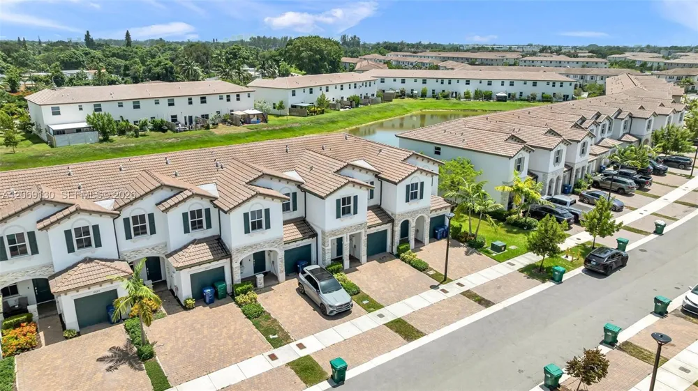 12613 NW 23rd Pl Miami, FL 33167