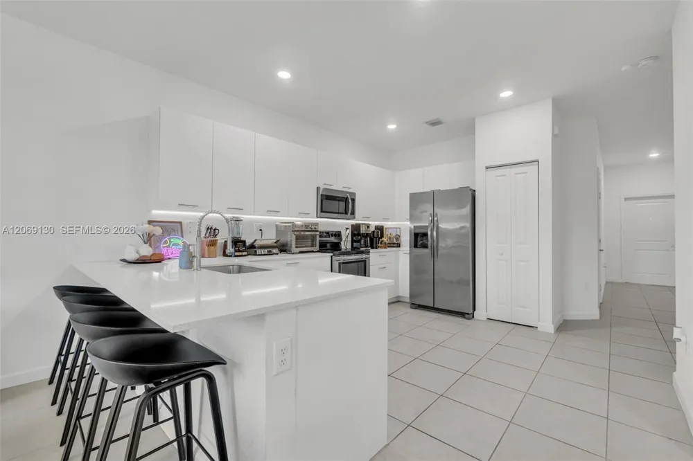 12613 NW 23rd Pl Miami, FL 33167