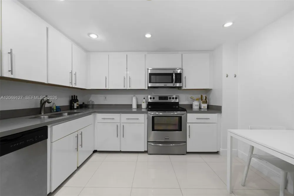 9801 Collins Ave #20V Bal Harbour, FL 33154