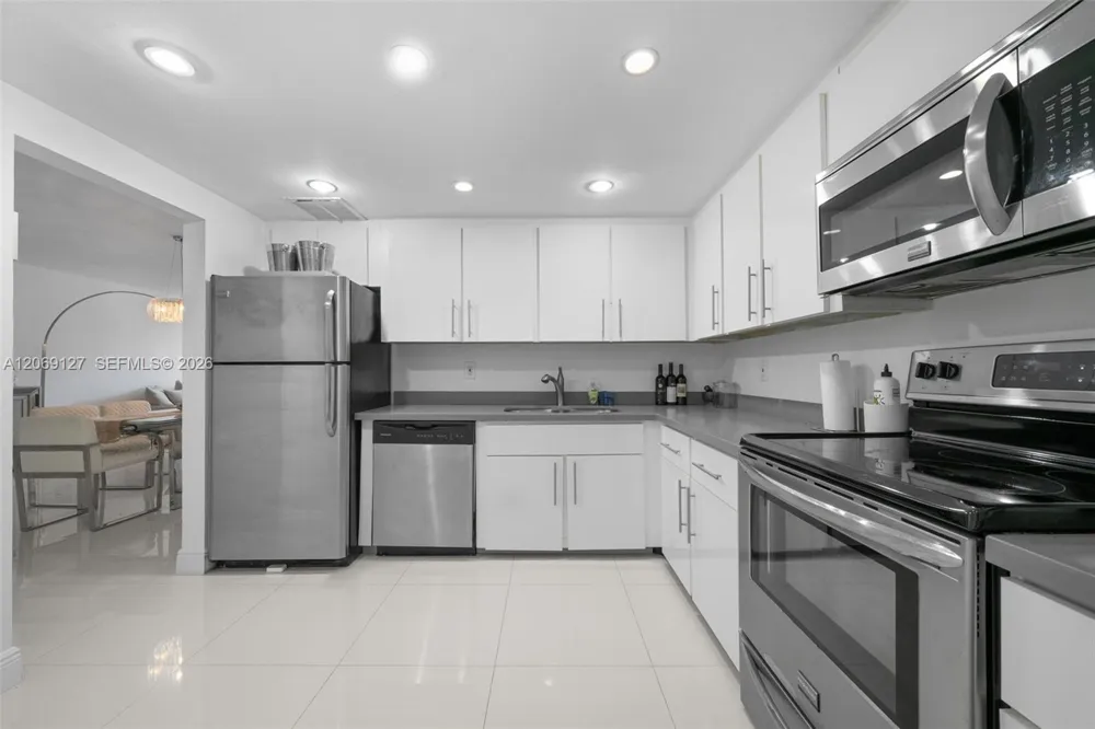 9801 Collins Ave #20V Bal Harbour, FL 33154
