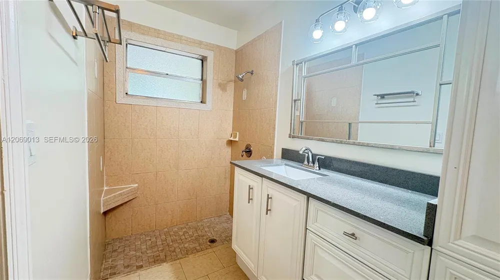 821 W Beckley Sq Davie, FL 33325