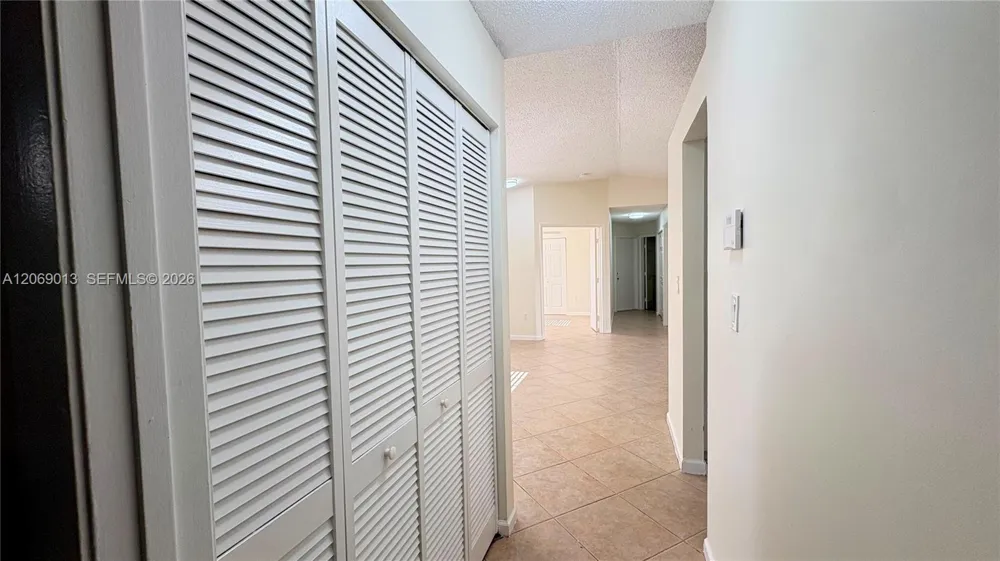821 W Beckley Sq Davie, FL 33325