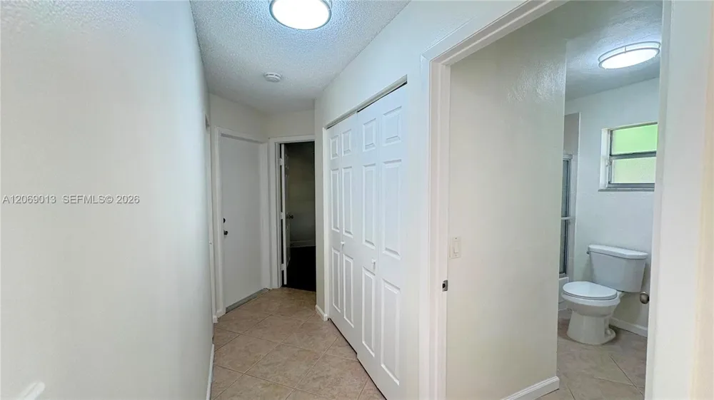 821 W Beckley Sq Davie, FL 33325