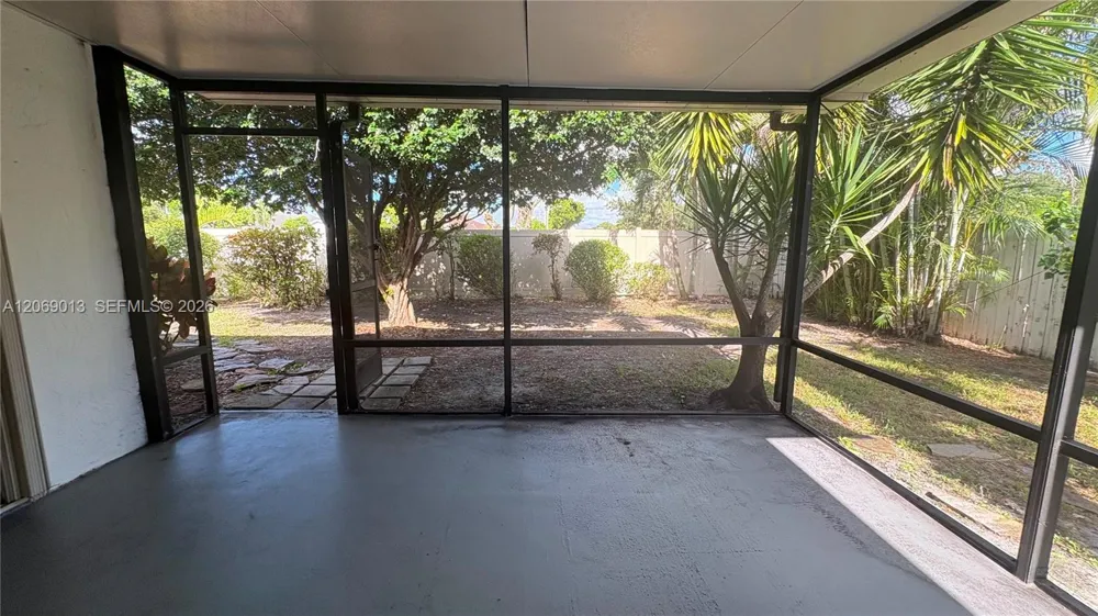 821 W Beckley Sq Davie, FL 33325