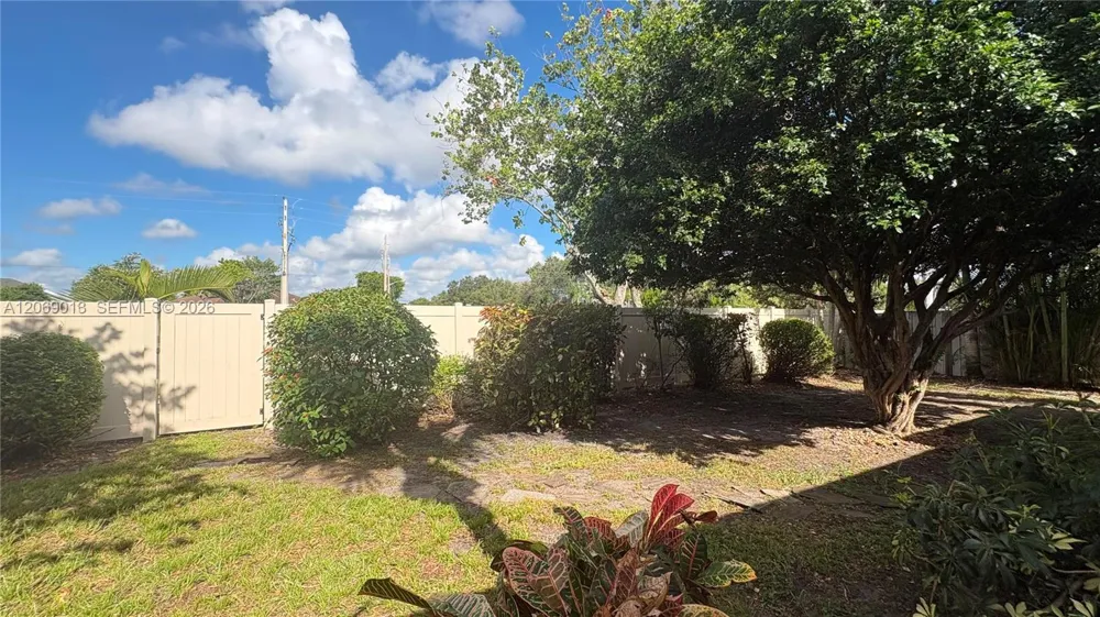 821 W Beckley Sq Davie, FL 33325