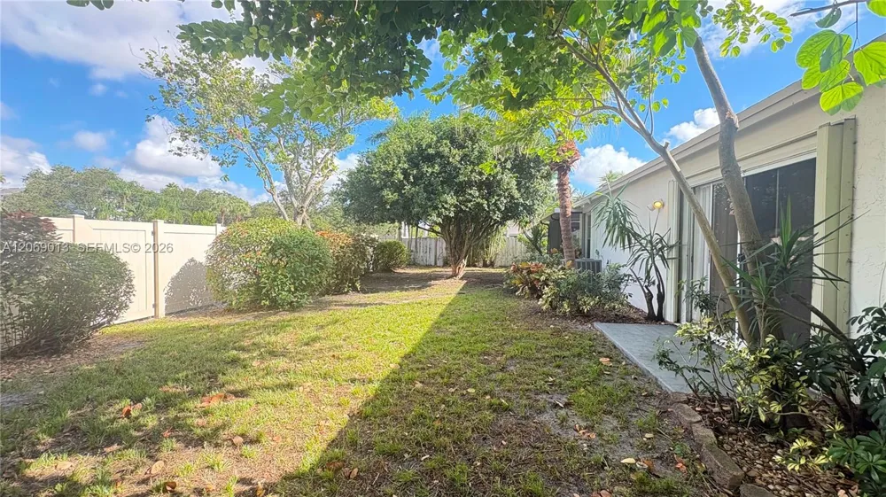 821 W Beckley Sq Davie, FL 33325