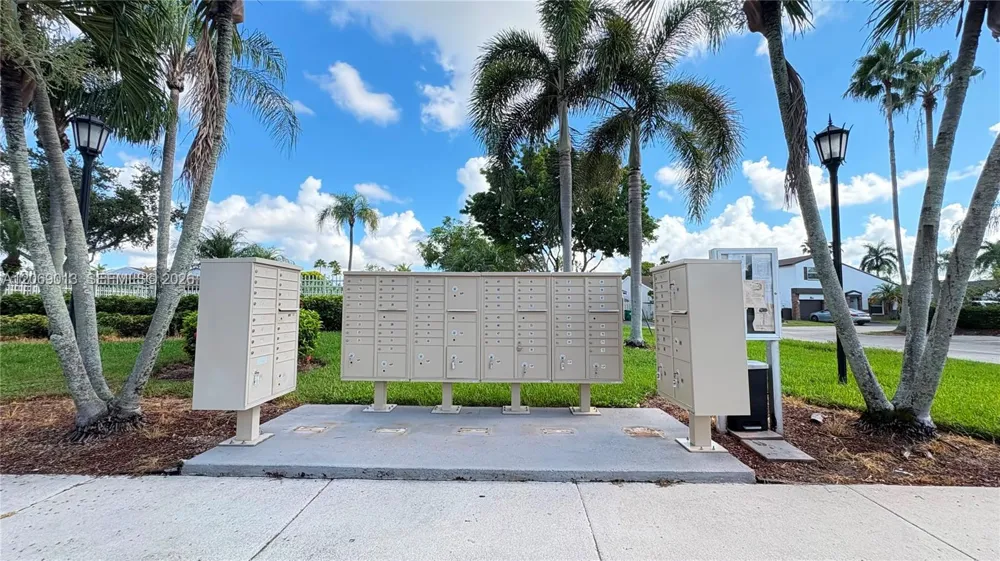 821 W Beckley Sq Davie, FL 33325
