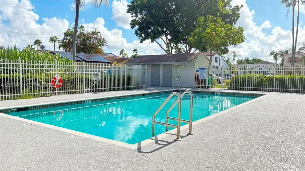 821 W Beckley Sq Davie, FL 33325
