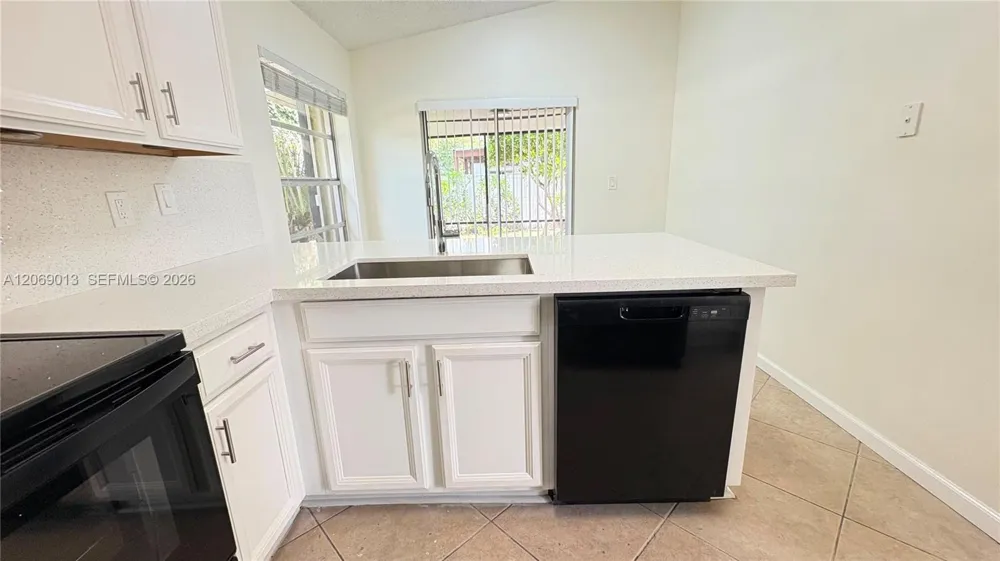 821 W Beckley Sq Davie, FL 33325