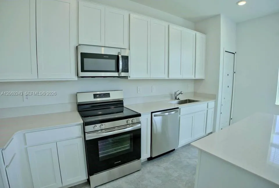 2837 Pierr Davenport, FL 33837