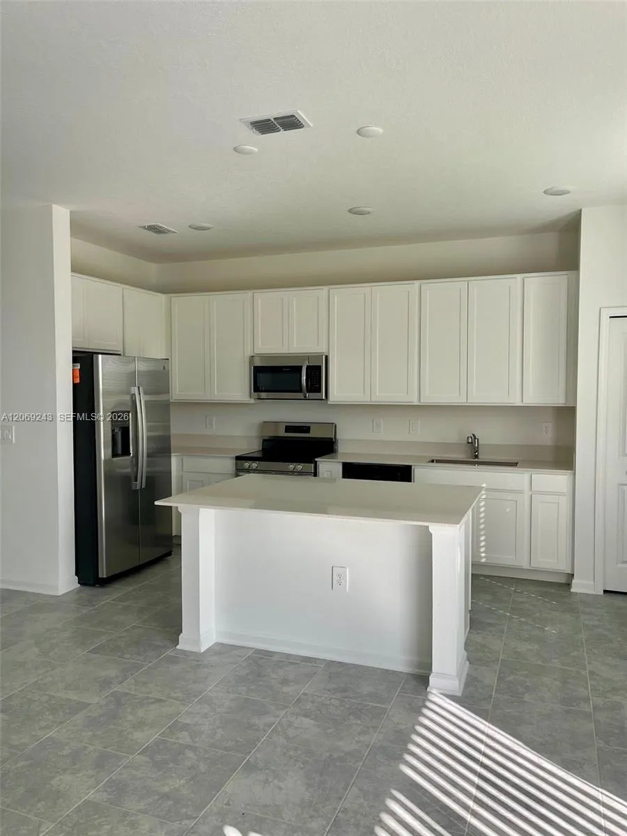 2837 Pierr Davenport, FL 33837