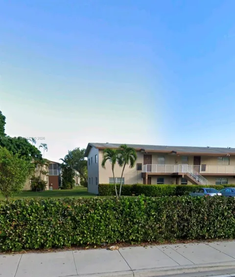 7400 NW 4th Pl #106