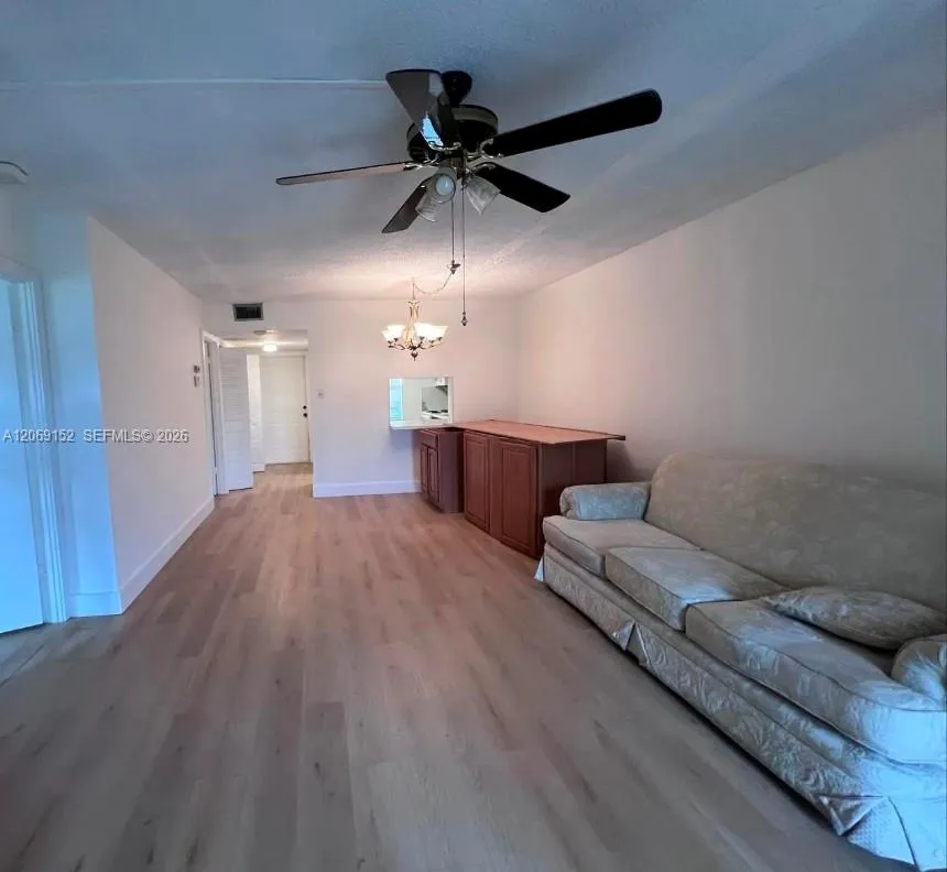 7400 NW 4th Pl #106 Margate, FL 33063