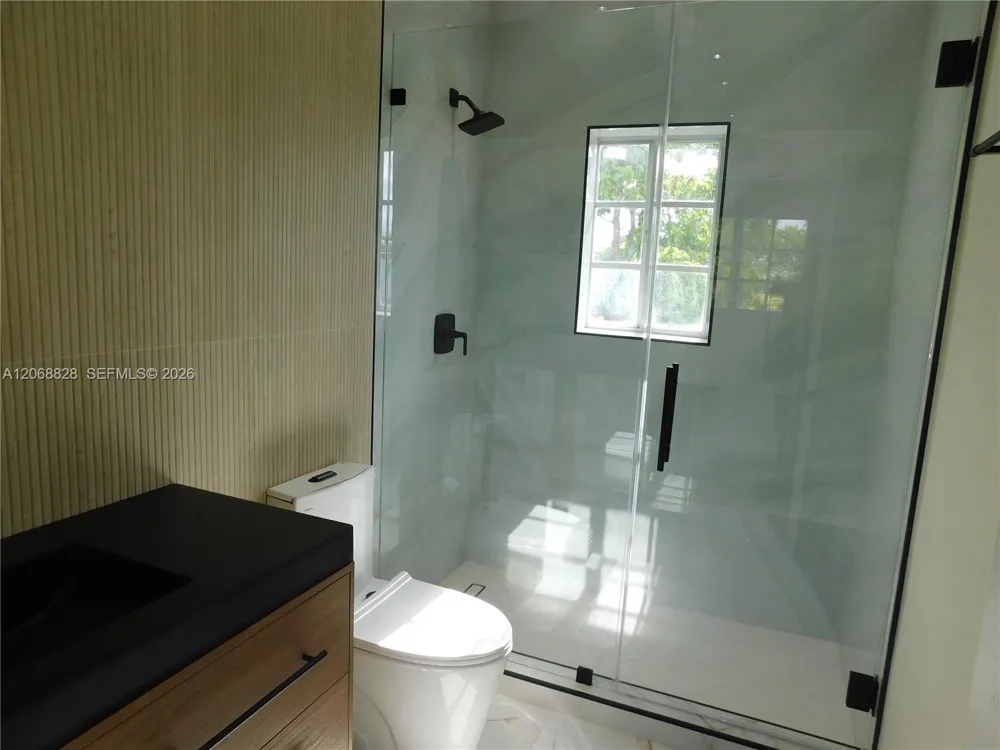 1851 NW 32nd Ave #B31 Miami, FL 33125