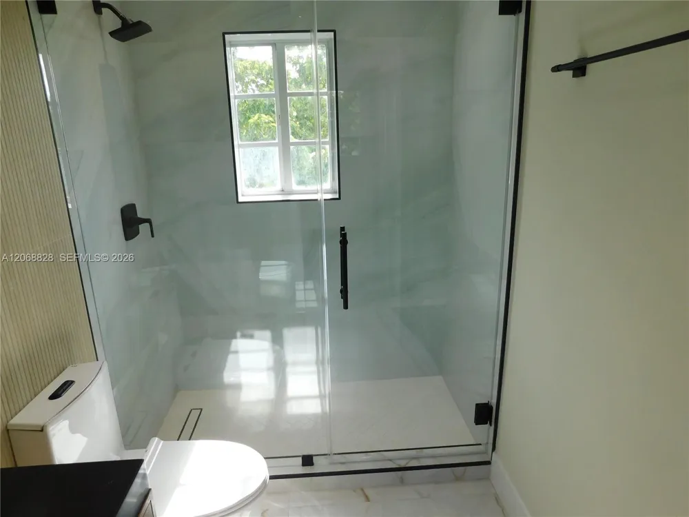 1851 NW 32nd Ave #B31 Miami, FL 33125