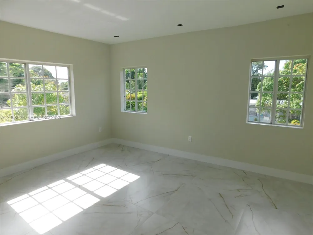 1851 NW 32nd Ave #B31 Miami, FL 33125