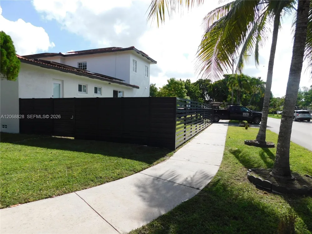 1851 NW 32nd Ave #B31 Miami, FL 33125