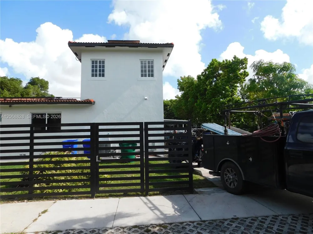 1851 NW 32nd Ave #B31 Miami, FL 33125