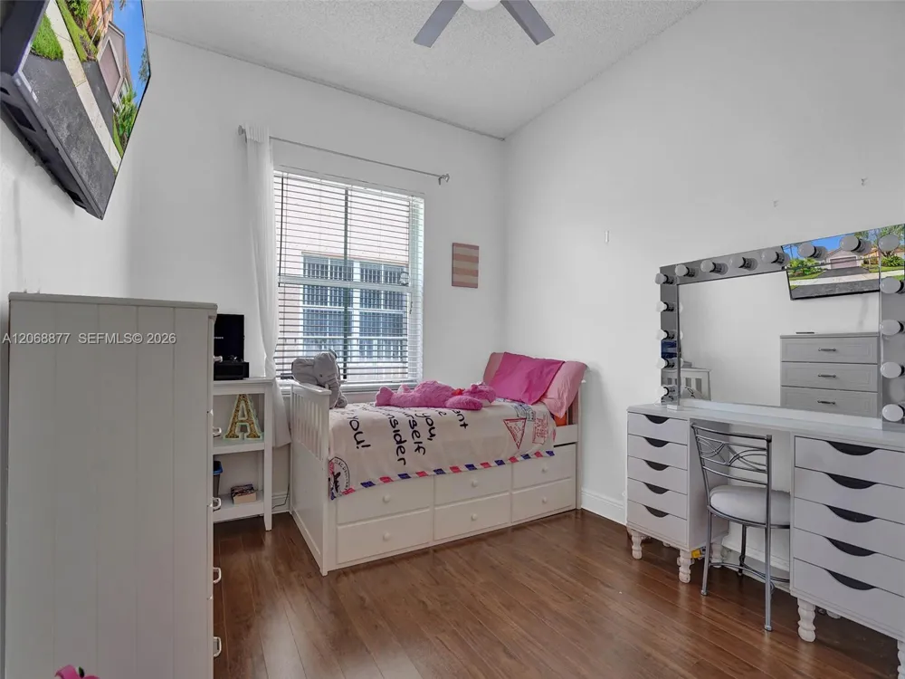 938 Bluewood Ter Weston, FL 33327