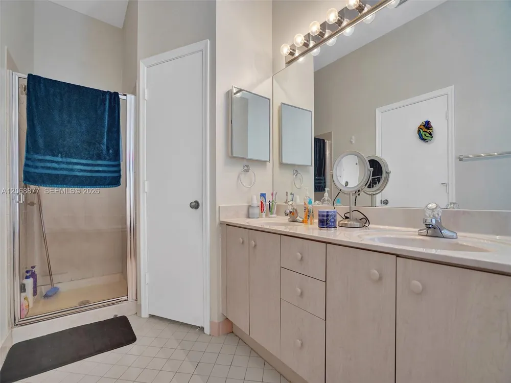 938 Bluewood Ter Weston, FL 33327