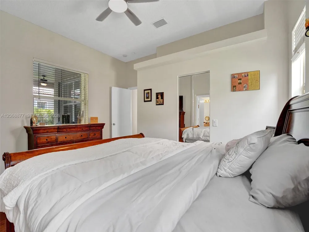938 Bluewood Ter Weston, FL 33327