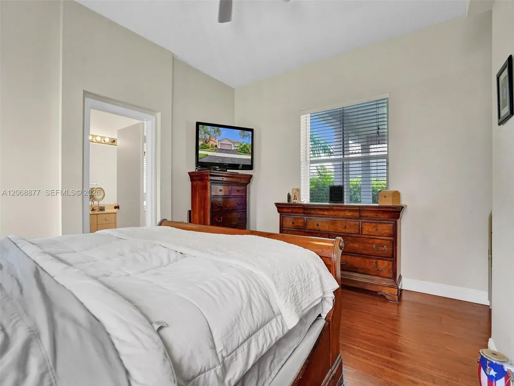 938 Bluewood Ter Weston, FL 33327
