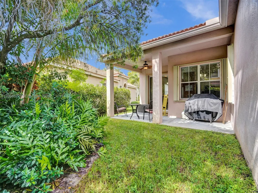 938 Bluewood Ter Weston, FL 33327