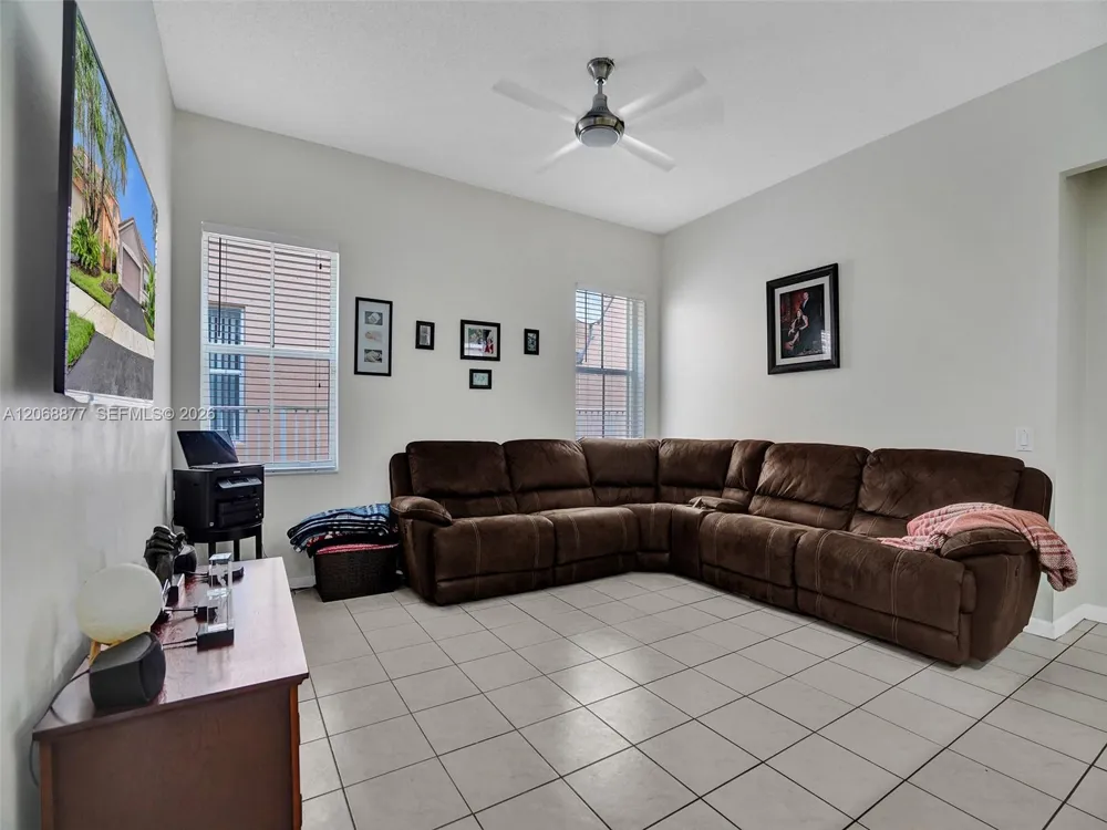 938 Bluewood Ter Weston, FL 33327