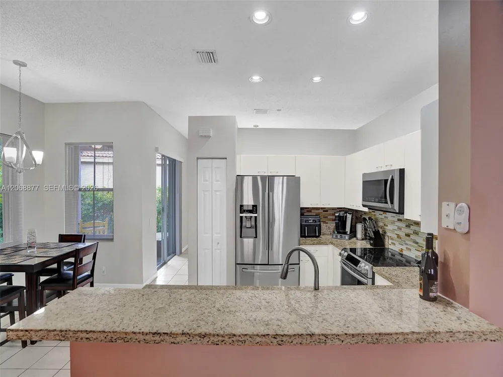 938 Bluewood Ter Weston, FL 33327