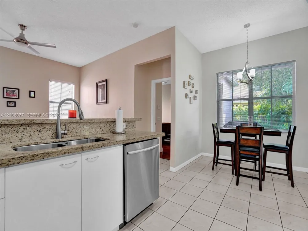 938 Bluewood Ter Weston, FL 33327