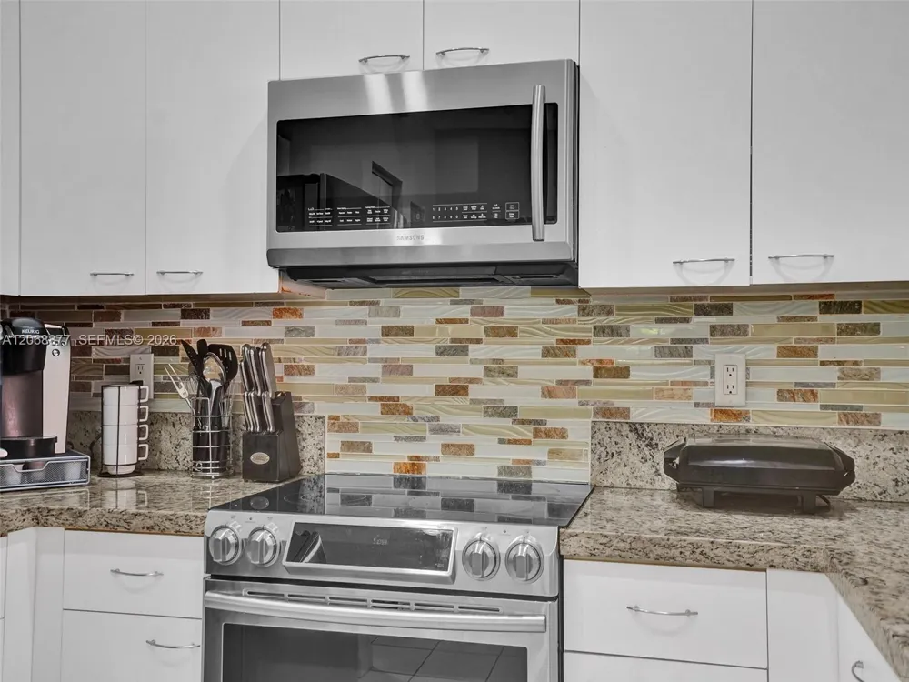 938 Bluewood Ter Weston, FL 33327