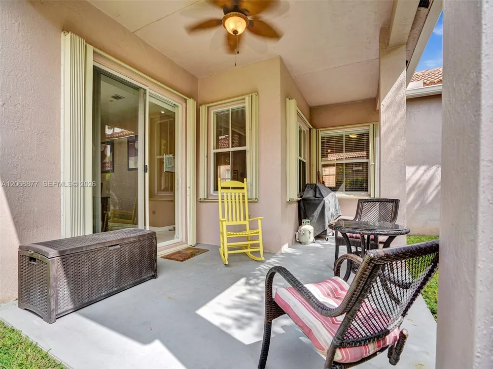 938 Bluewood Ter Weston, FL 33327