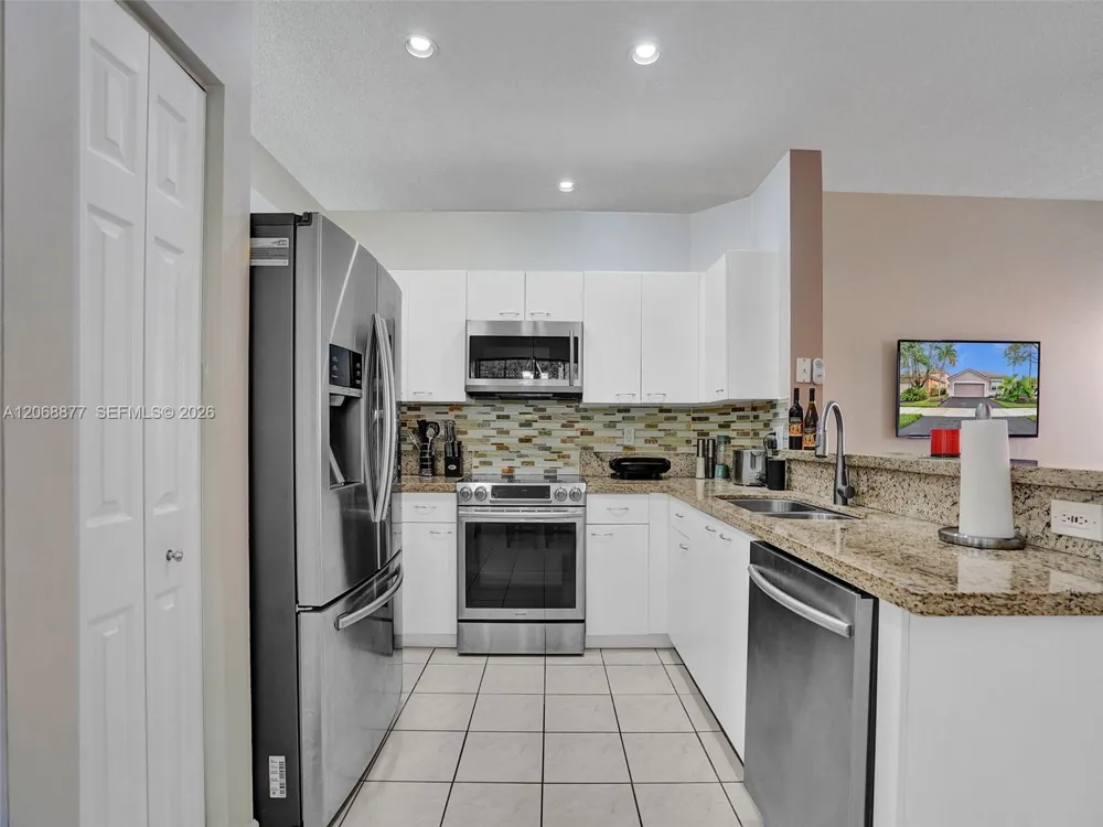 938 Bluewood Ter Weston, FL 33327