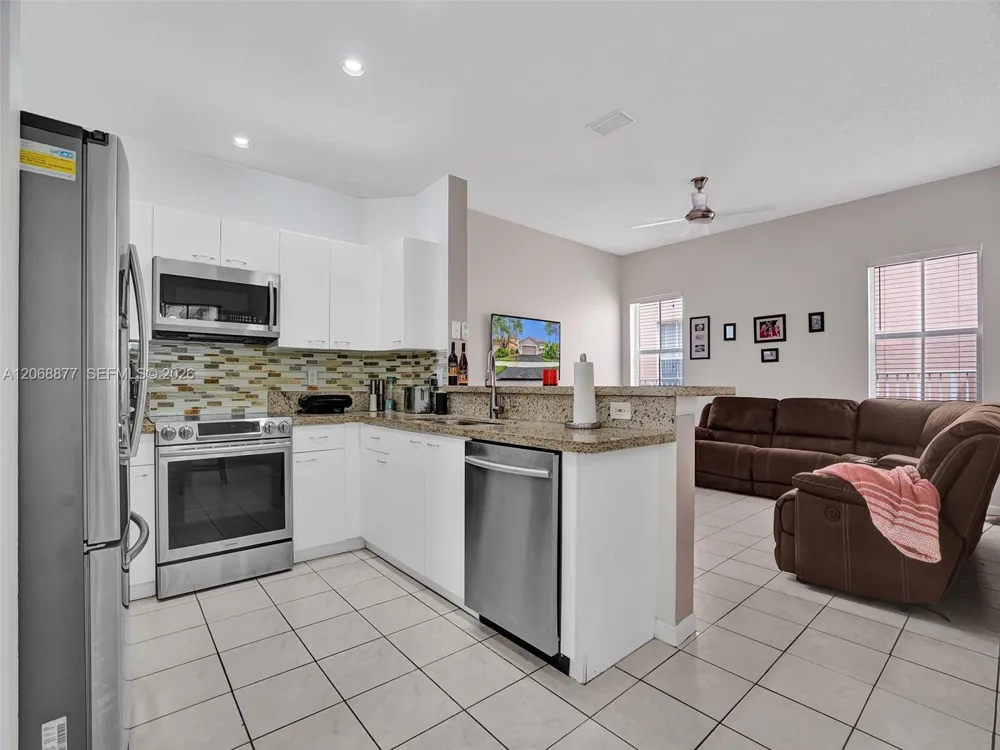 938 Bluewood Ter Weston, FL 33327