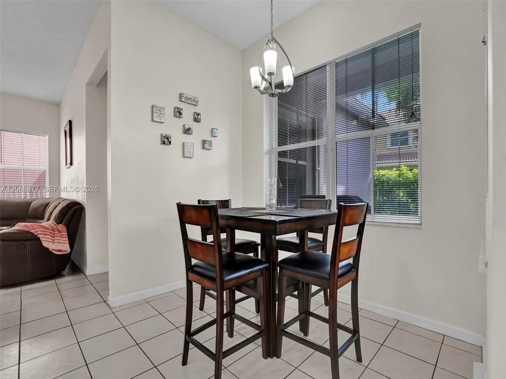 938 Bluewood Ter Weston, FL 33327