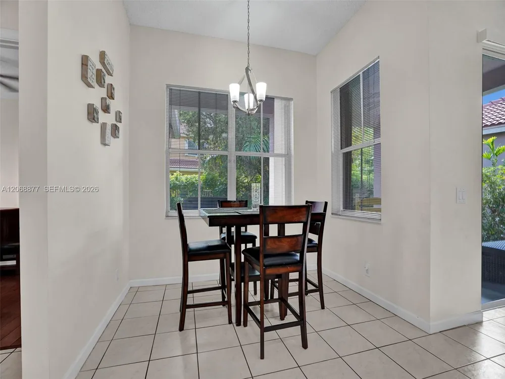 938 Bluewood Ter Weston, FL 33327