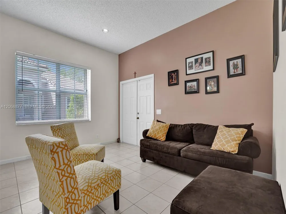 938 Bluewood Ter Weston, FL 33327