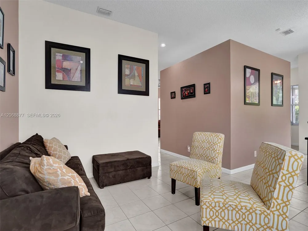938 Bluewood Ter Weston, FL 33327
