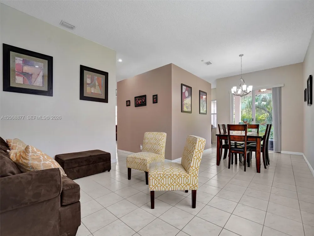 938 Bluewood Ter Weston, FL 33327
