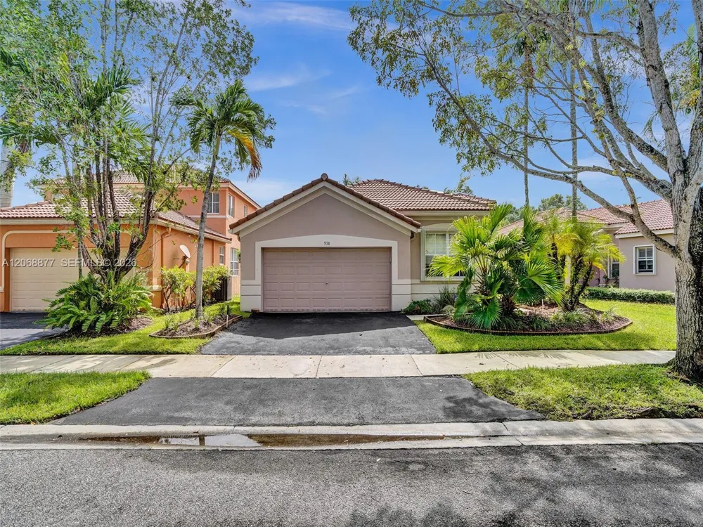 938 Bluewood Ter Weston, FL 33327